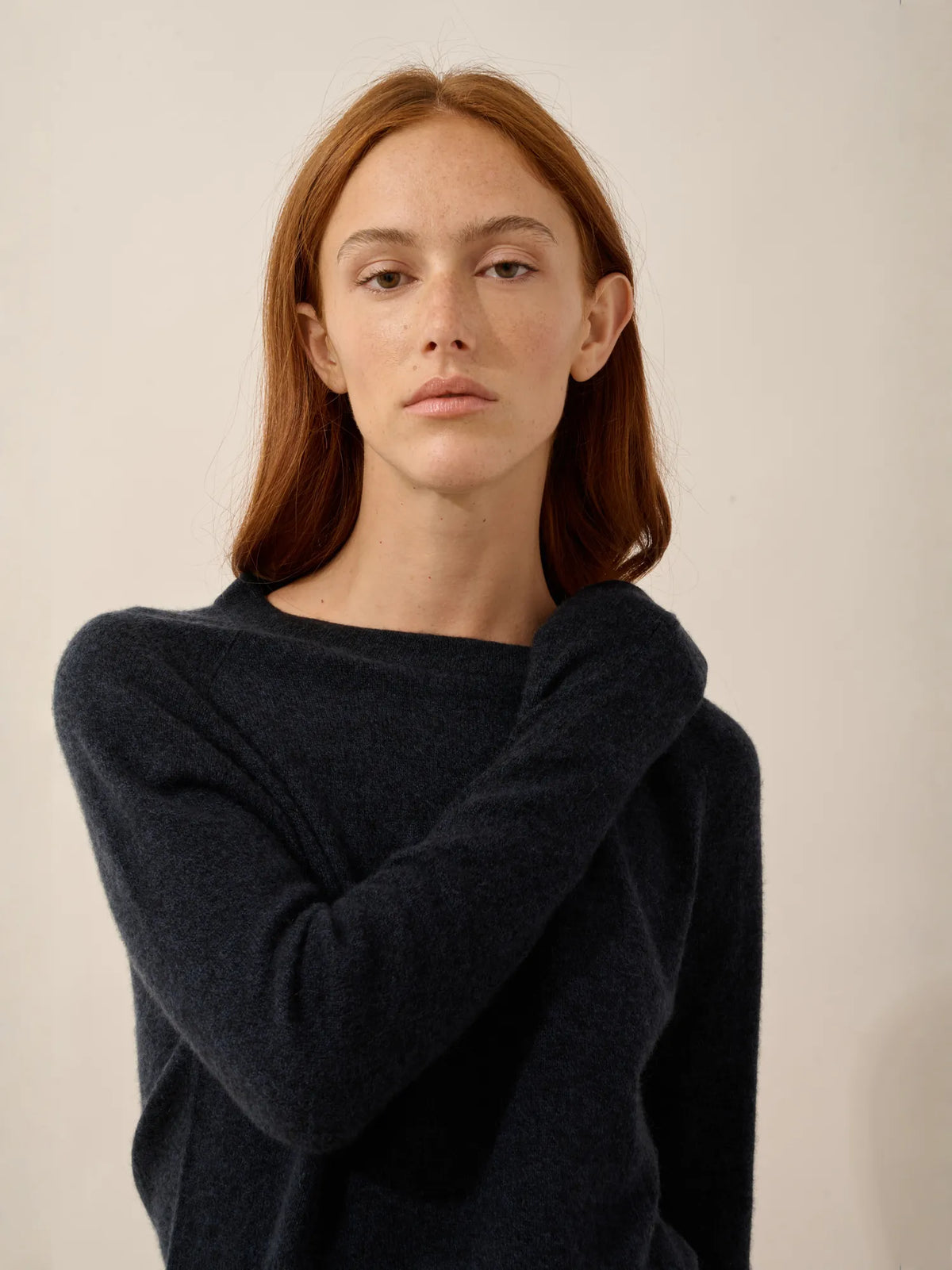 JANE Pullover Rundhalsausschnitt Kaviar