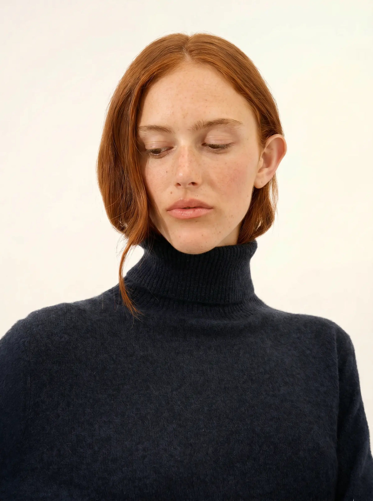 LEXIE Pull Col Roulé Caviar