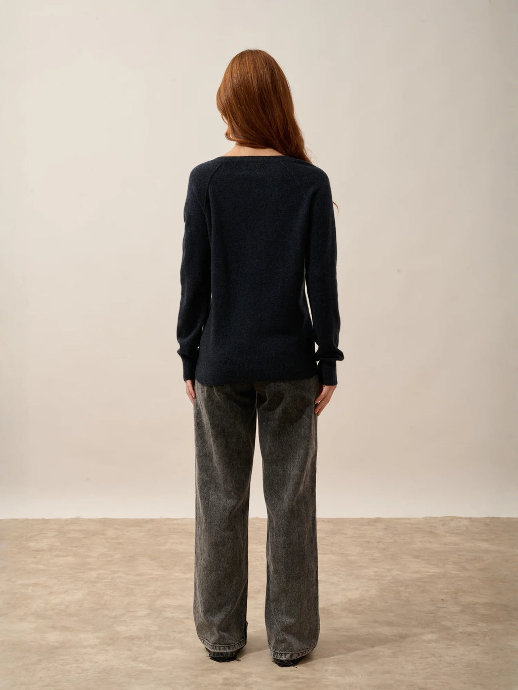 PHOEBE Pullover V-Ausschnitt Kaviar