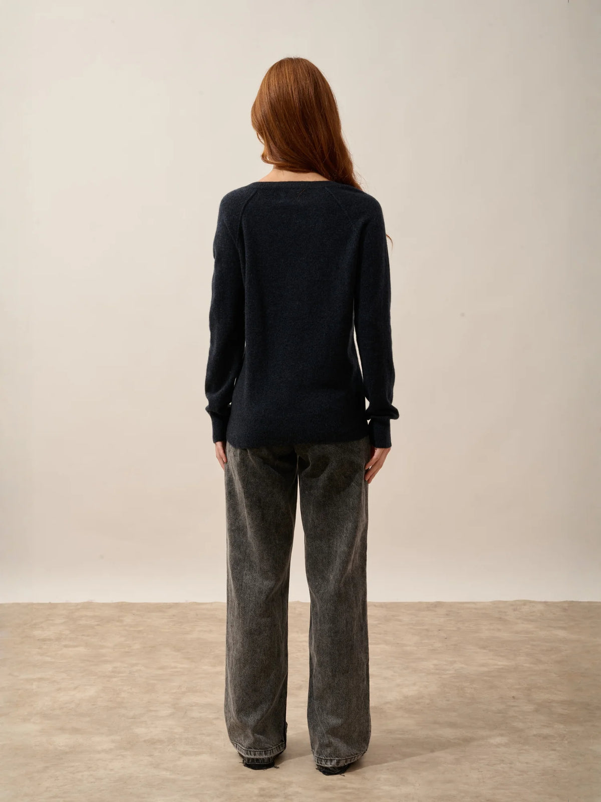 PHOEBE Pullover V-Ausschnitt Kaviar