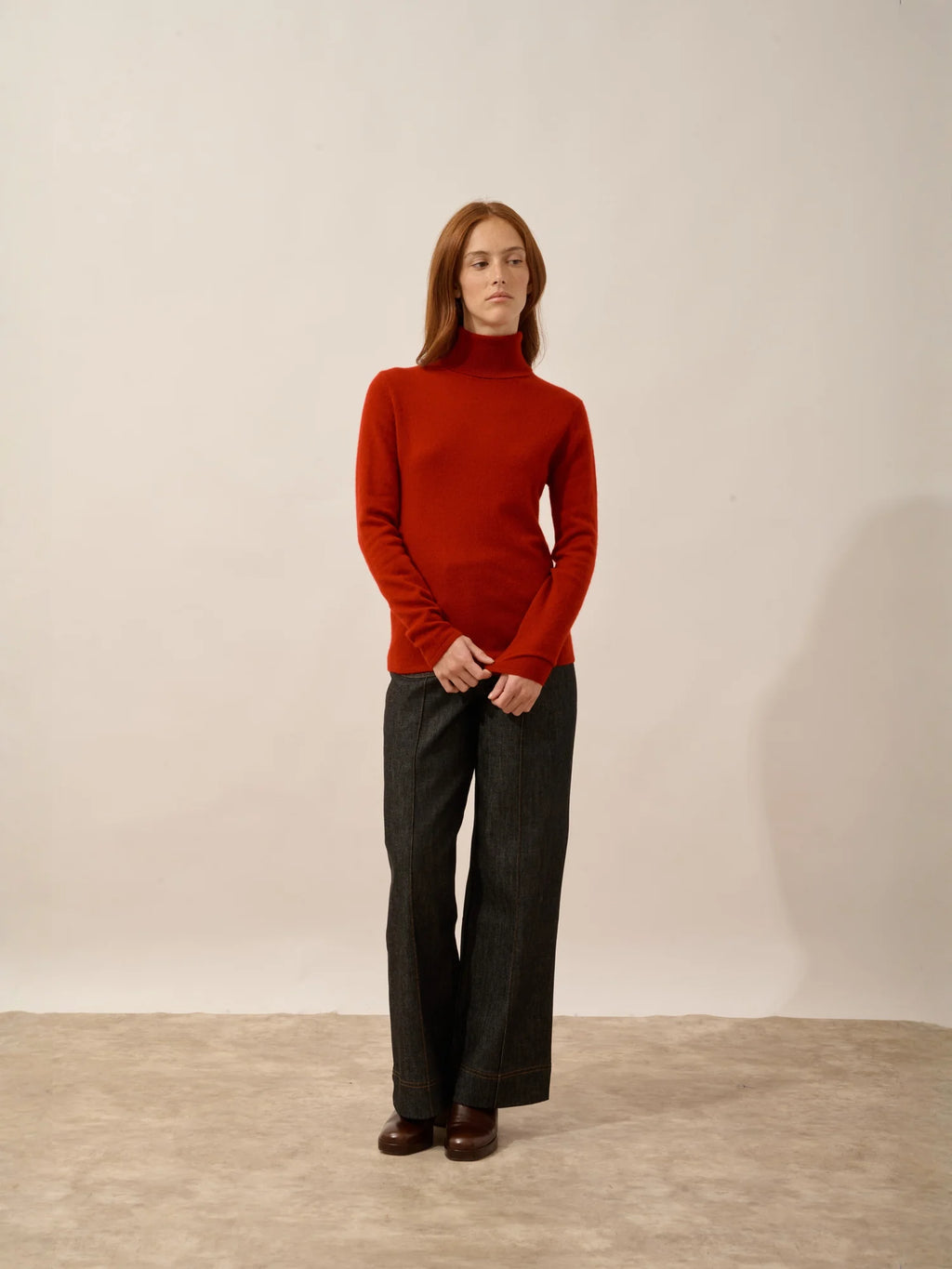 AVA Pull Col Roulé Rubis