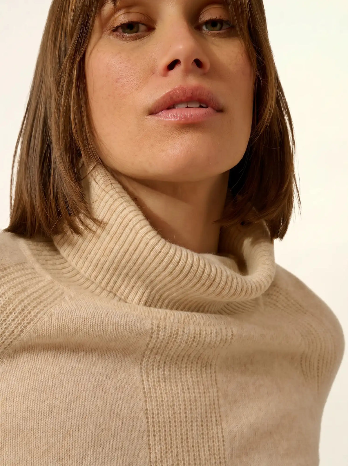 LILLY Pullover Rollkragen Haferbeige