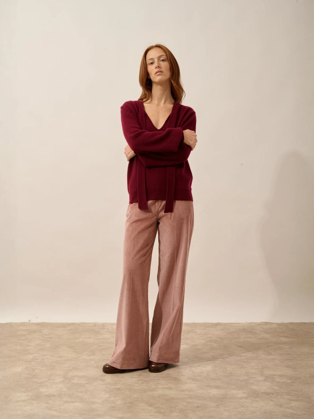NOTY Sweater Pussy Bow Collar Burgundy