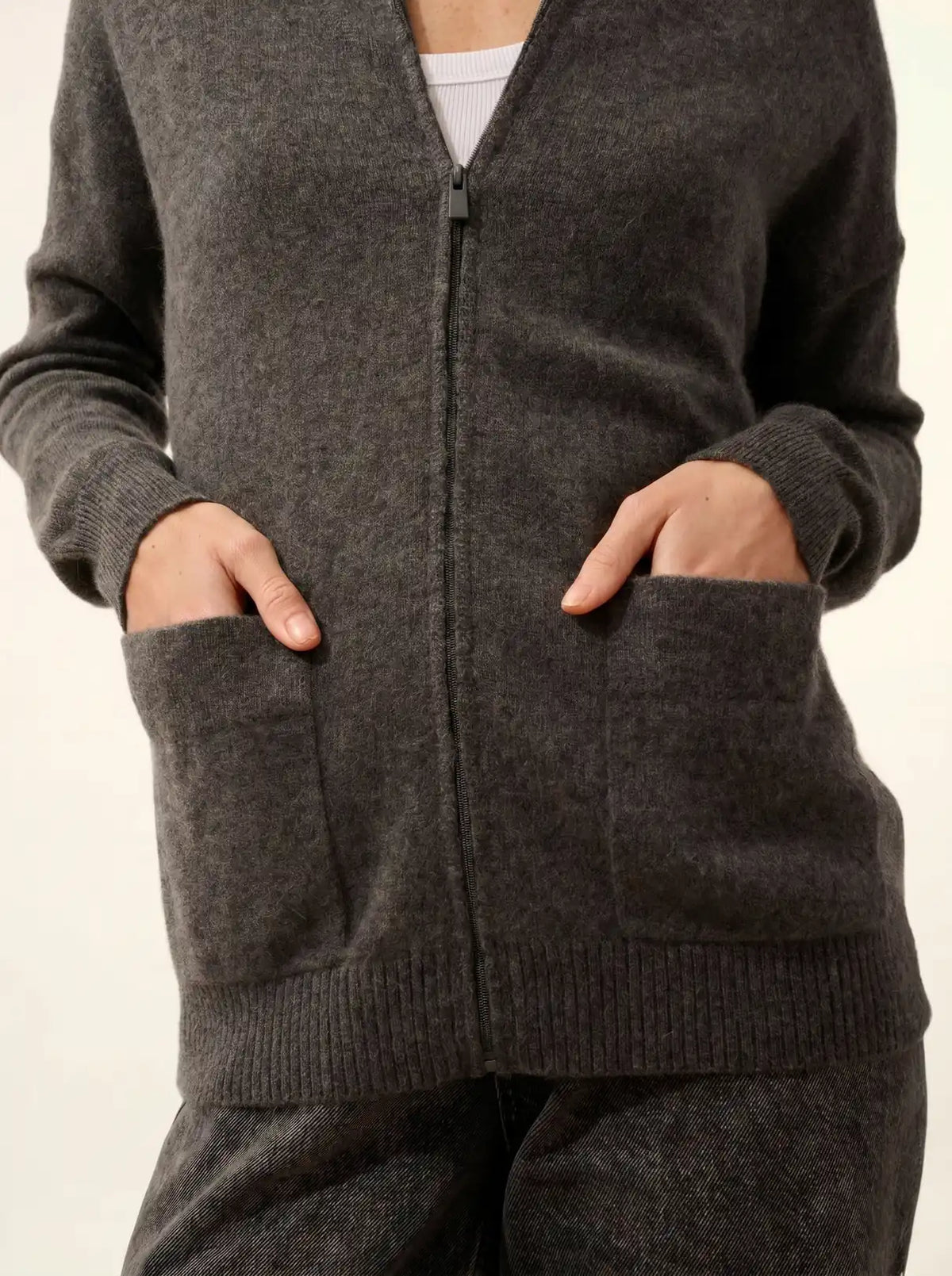 ERVIE Vest Zipped Mandarin Collar Heather Charcoal