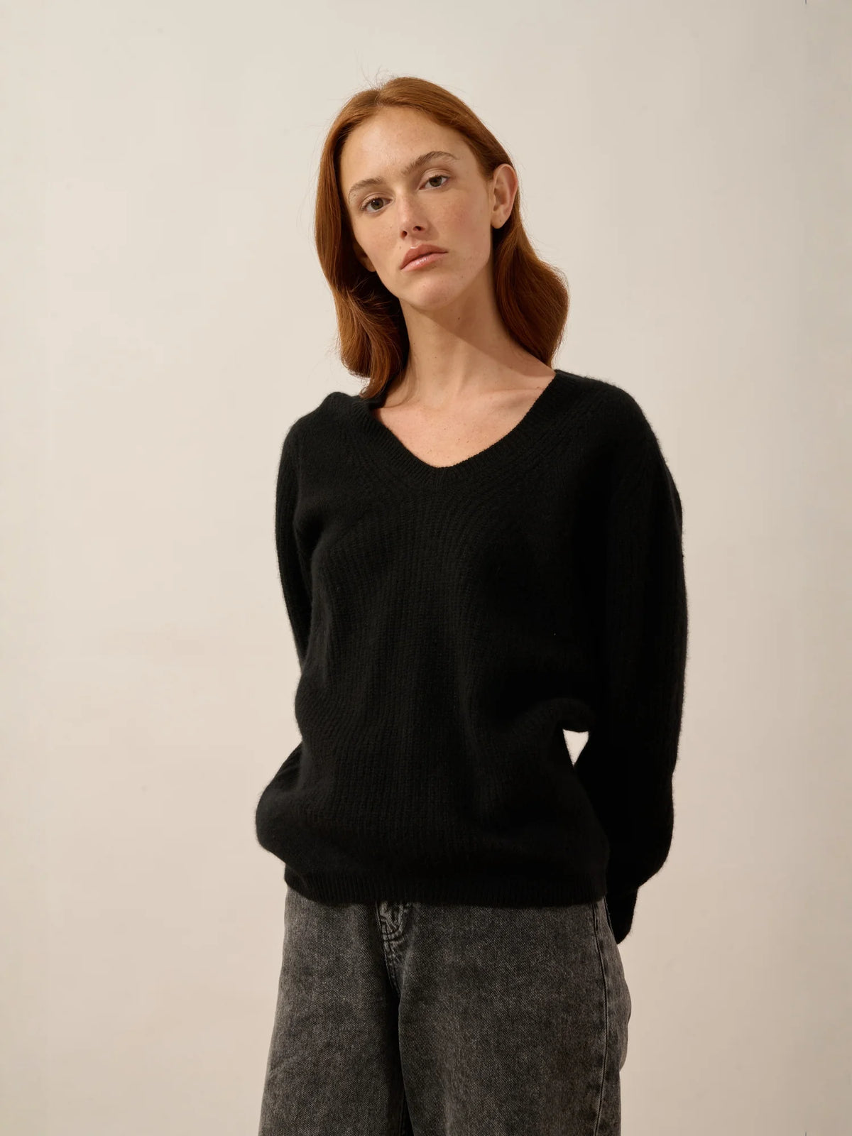 AMRITA Pull Col V 4 Fils Noir