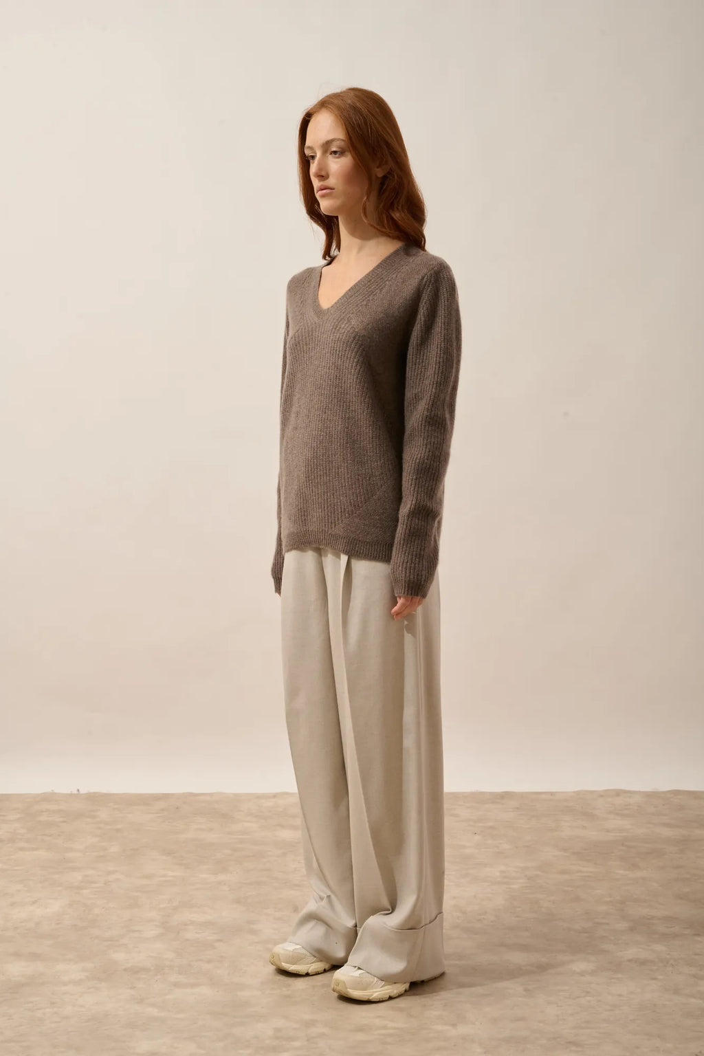 AMRITA Pull Col V 4 Fils Taupe Chiné