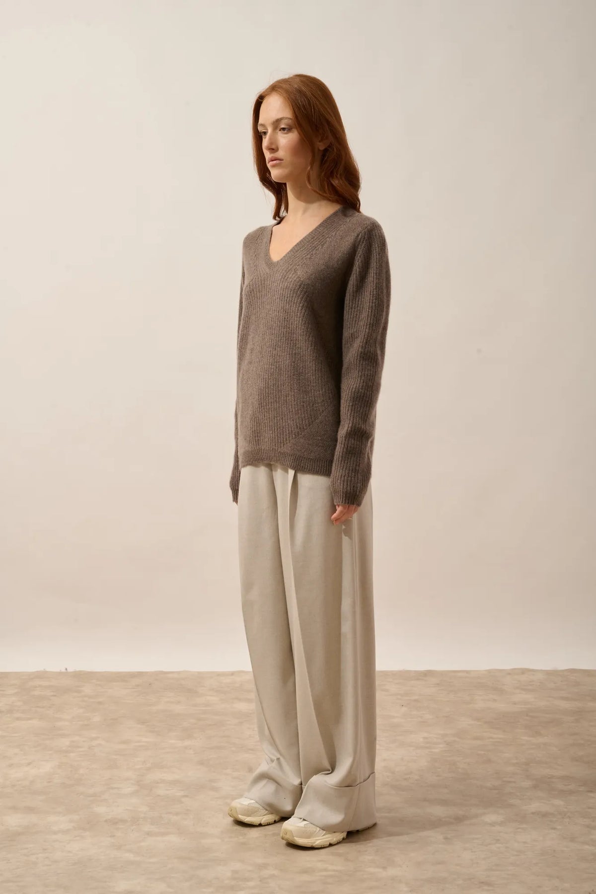 AMRITA Pull Col V 4 Fils Taupe Chiné