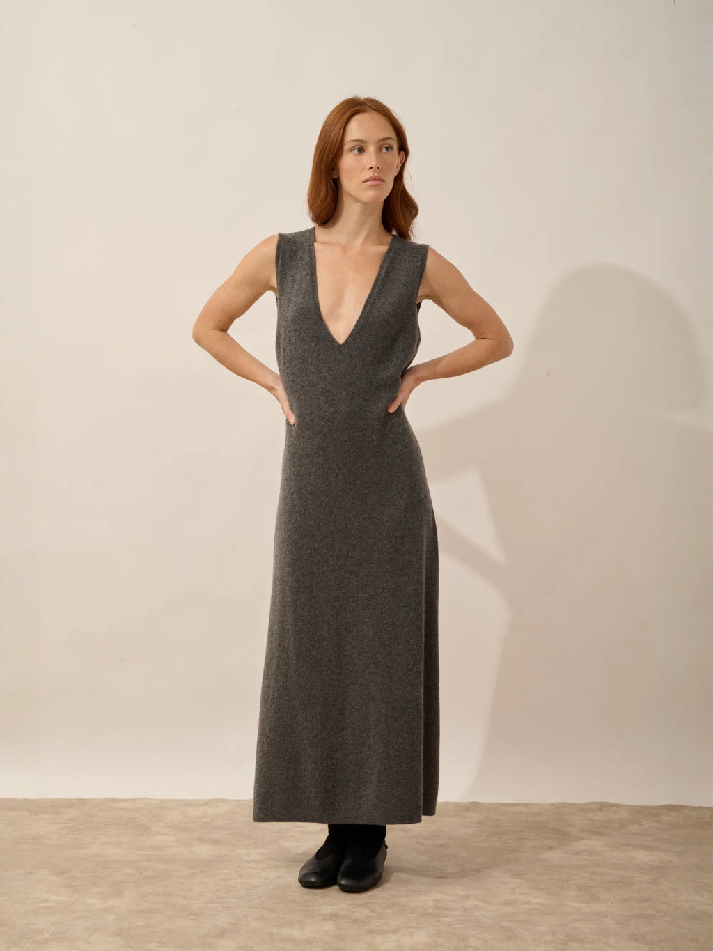TESSA Robe Col V Devant et Dos sans Manches Anthracite Chiné