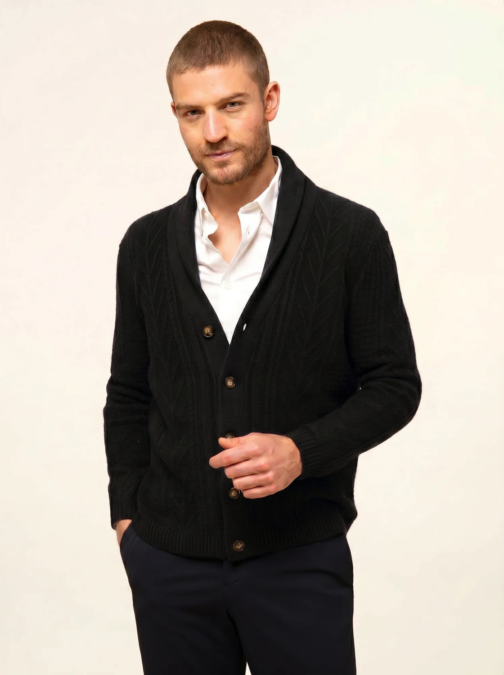 GARMA veste boutonnée col châle 6 fils noir