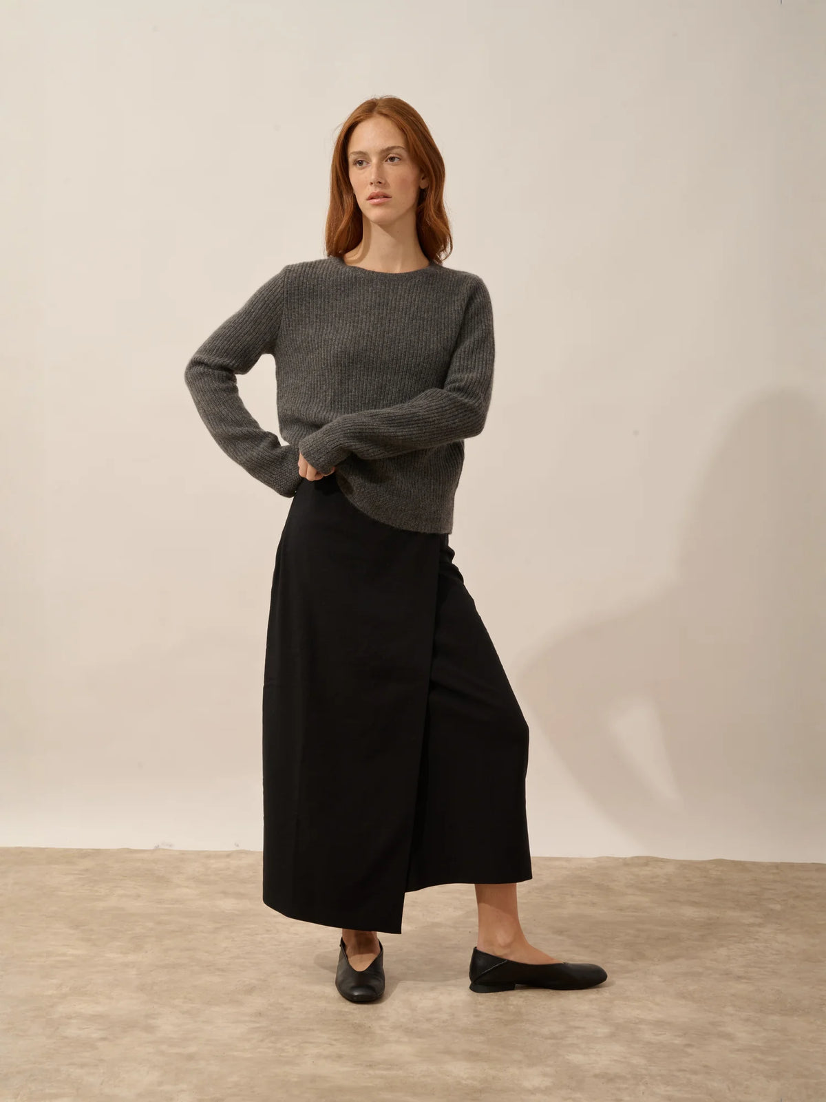 SIGRUN Sweater Crew Neck 4 Ply Heather Charcoal