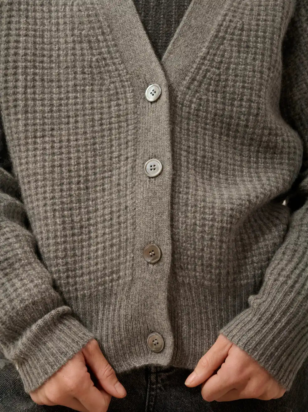 CLARA Cardigan V-Neck 6 Ply Heather Flannel