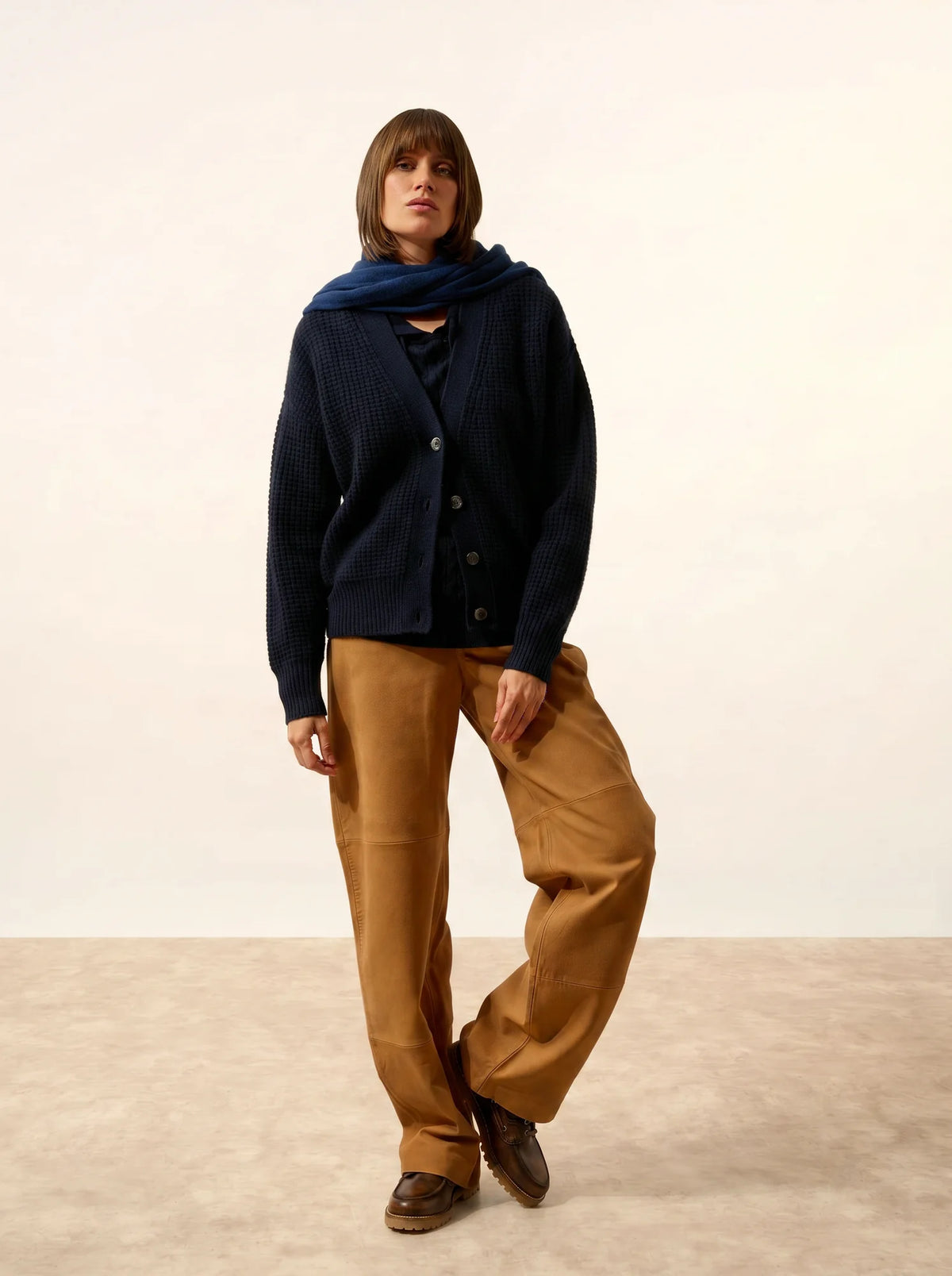 CLARA Strickjacke V-Ausschnitt 6-fädig Marineblau