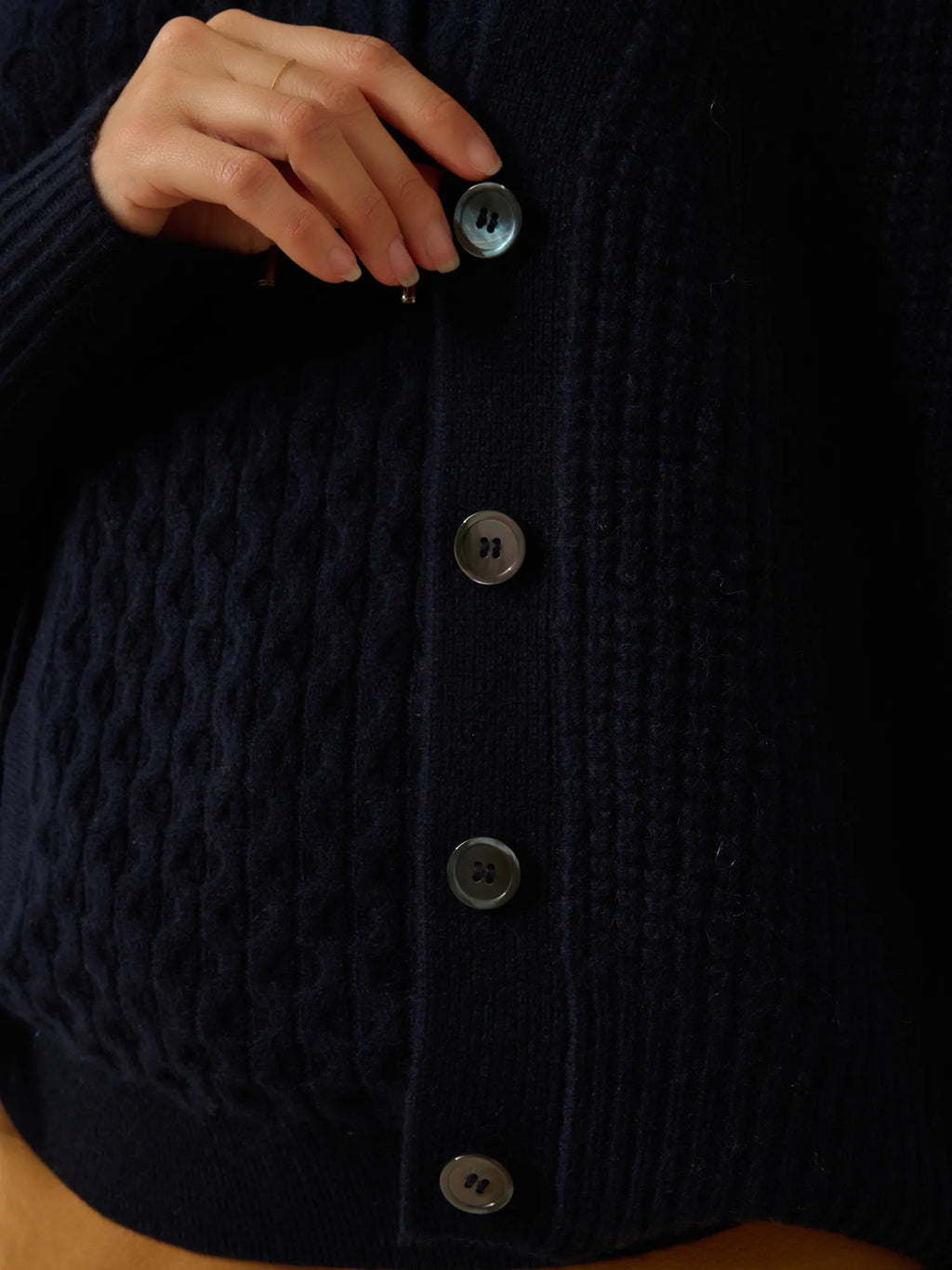 CLARA Strickjacke V-Ausschnitt 6-fädig Marineblau
