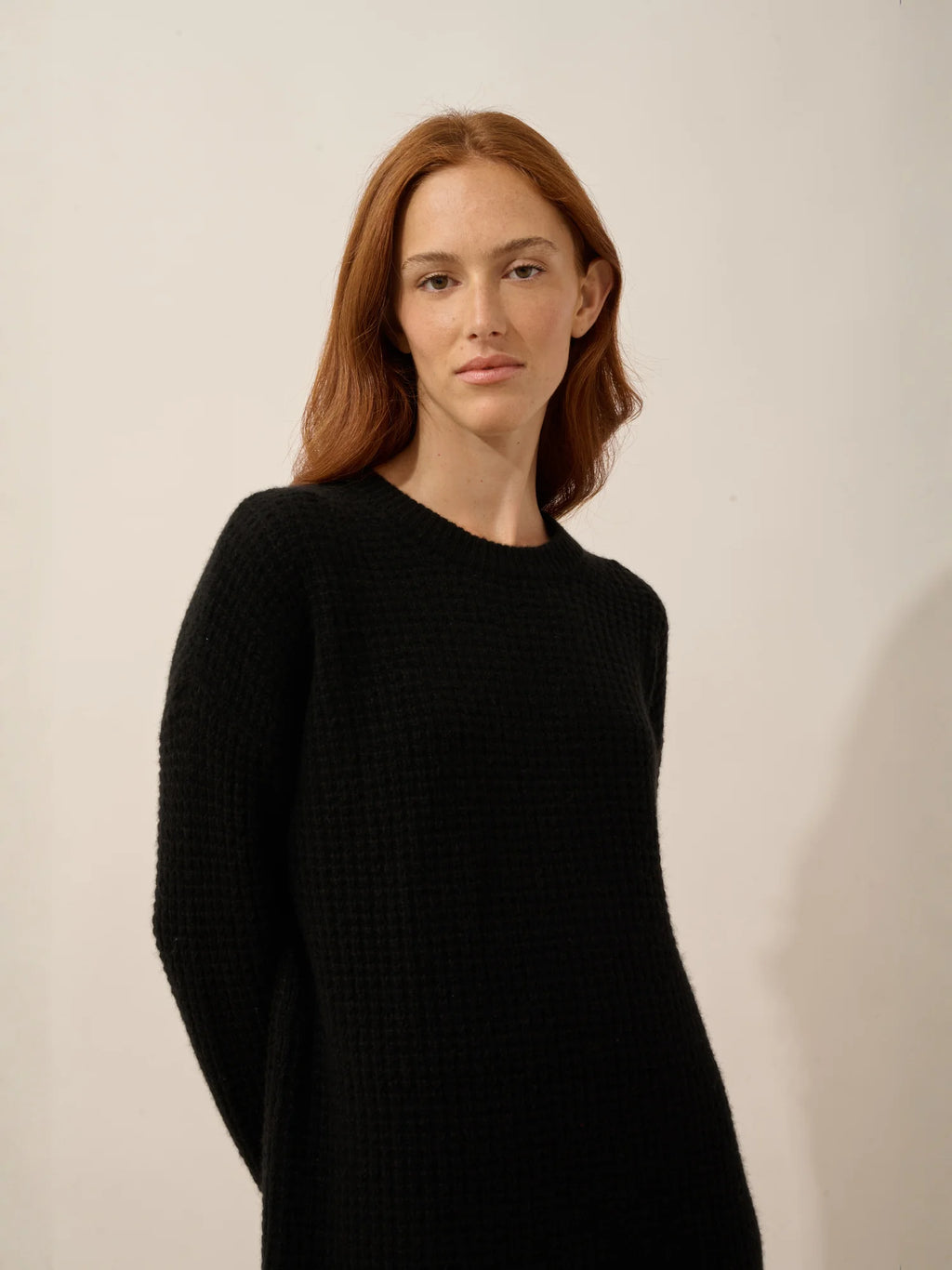 ELENA Robe Col Rond 6 Fils Noir
