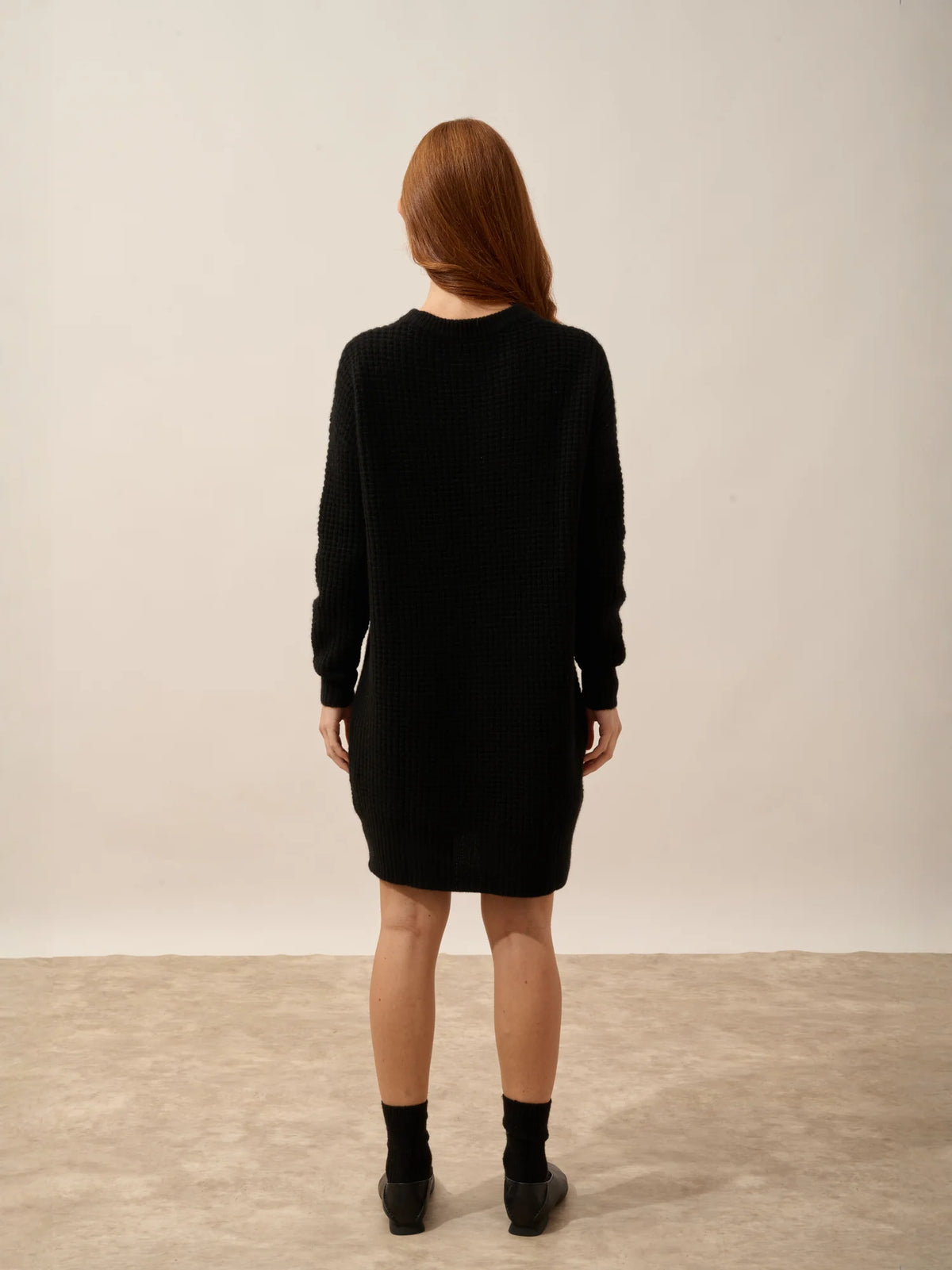 ELENA Robe Col Rond 6 Fils Noir