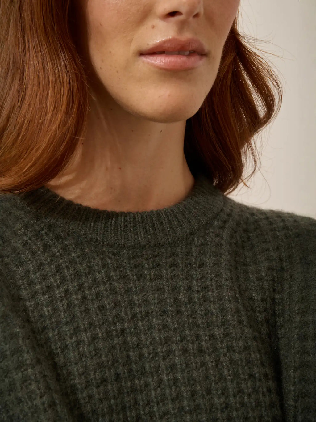 CHEWA Dress Crew Neck 8 Ply Heather Khaki