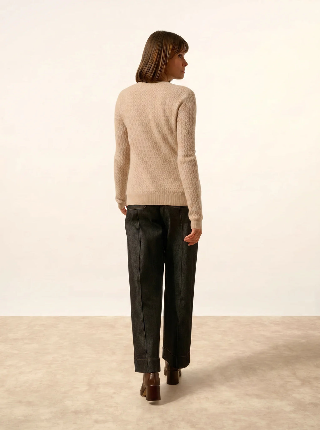 LAURA Strickjacke Rundhalsausschnitt Nude