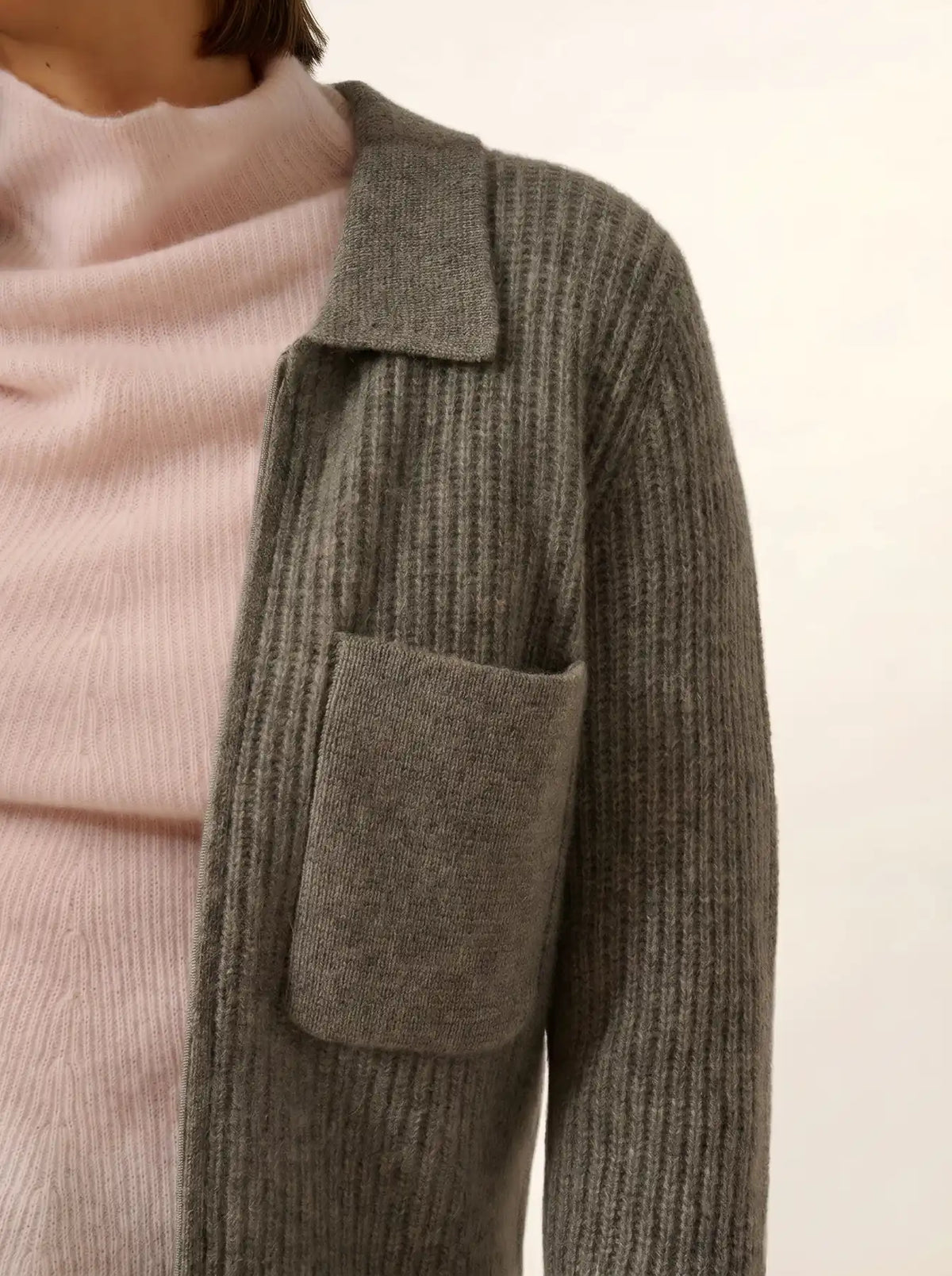 MARGARETHE Kurze Jacke mit Reißverschluss Hemdkragen 4-fädig Flanellgrau meliert