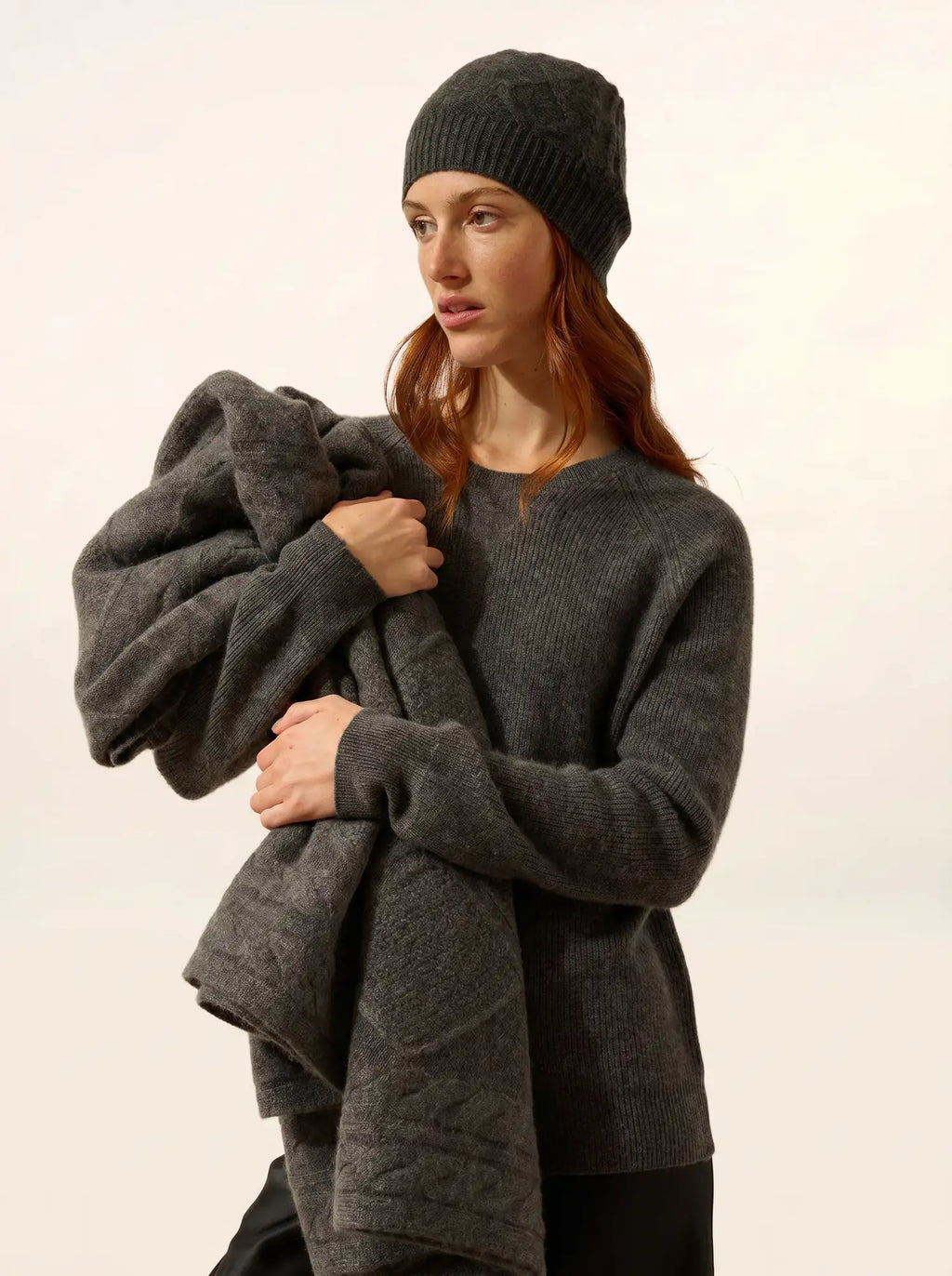 FLAVIA Beanie 6 Ply Heather Carbon