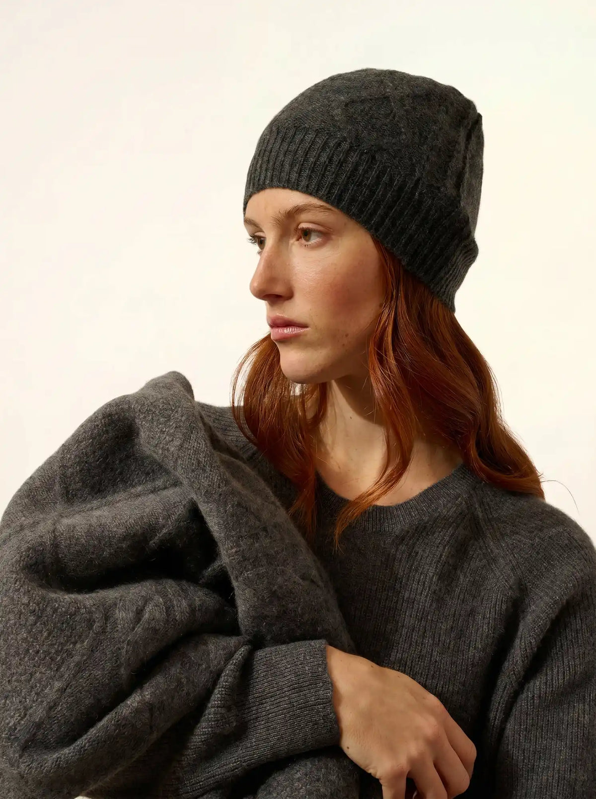FLAVIA Beanie 6 Ply Heather Carbon