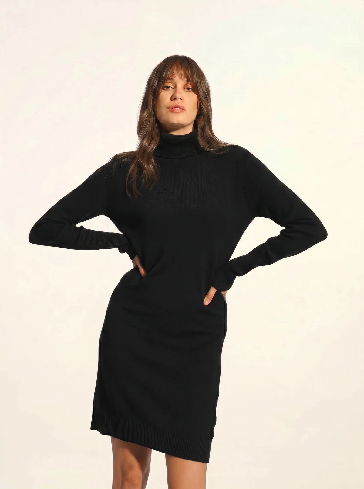 ZOELA Robe Col Roulé Noir